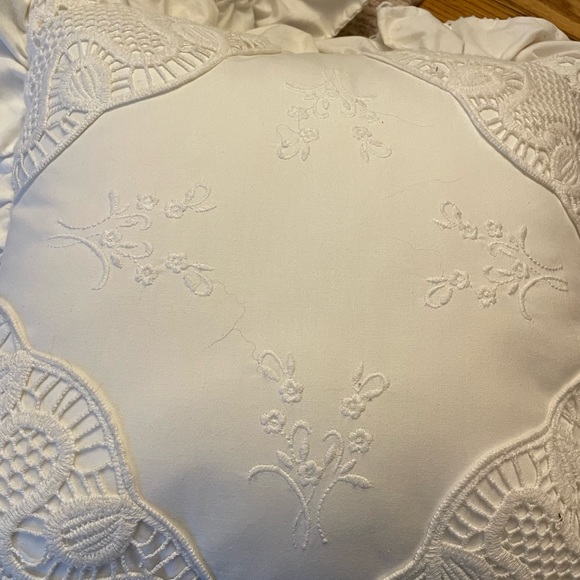 Pillows - Picture 4 of 4